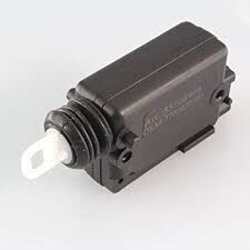 Kapı Kilit Motoru R9-R11-R19-Clio-Megane 1995-2001