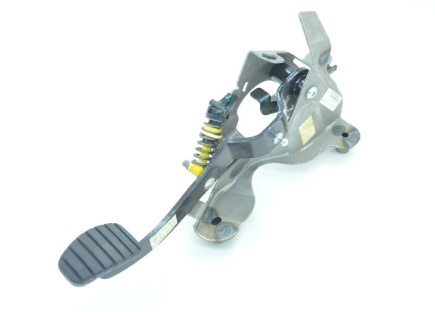 Renault Fluence L 38 Debriyaj Pedalı 09-